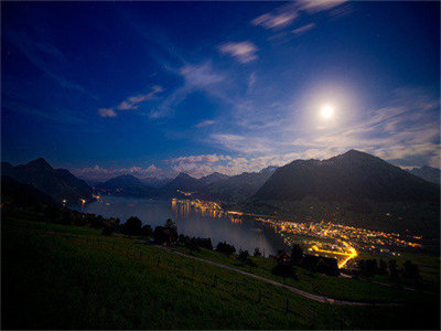 02995_thenatureofmoonlight_1280x800.jpg